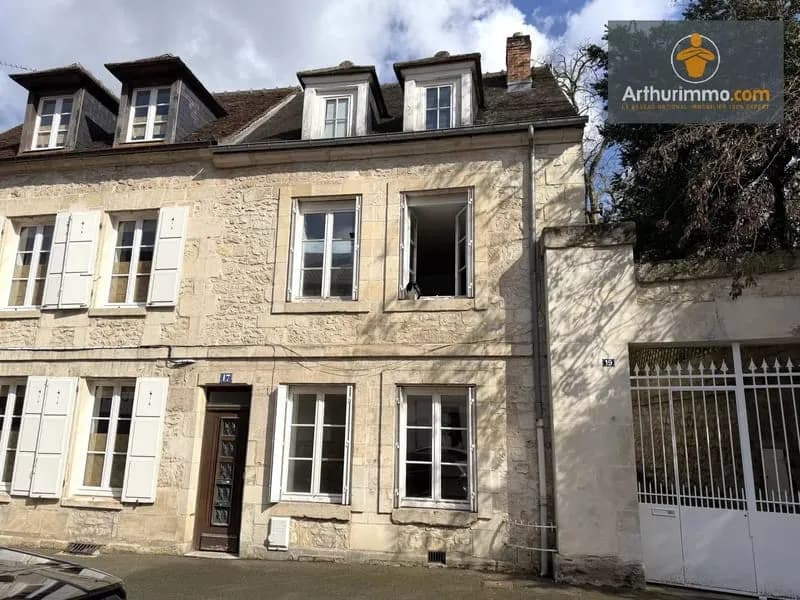 Immeuble en plein centre ville de Compiègne - Photo 1