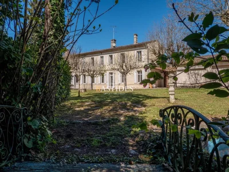 Ensemble immobilier - Photo 1