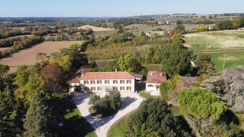 Ensemble immobilier avec terres - Photo 1