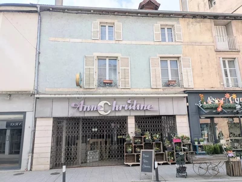 Immeuble: local commercial +appartement - Photo 1