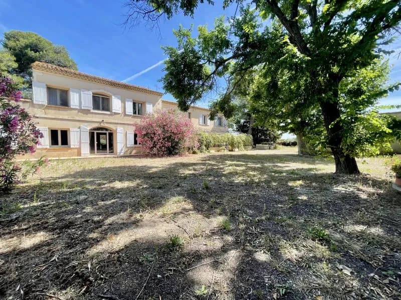 Ensemble immobilier implanté sur 8627m2 - Photo 1