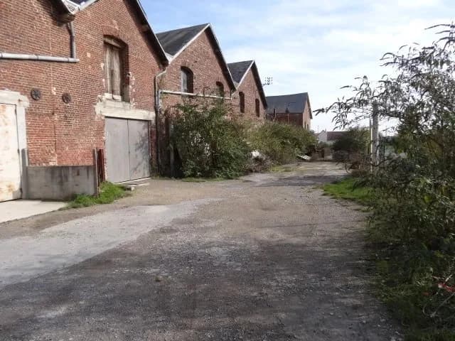 AULNOIS-SOUS-LAON - Ensemble immobilier à usage d'activité, entrepôt et bureaux - Photo 1