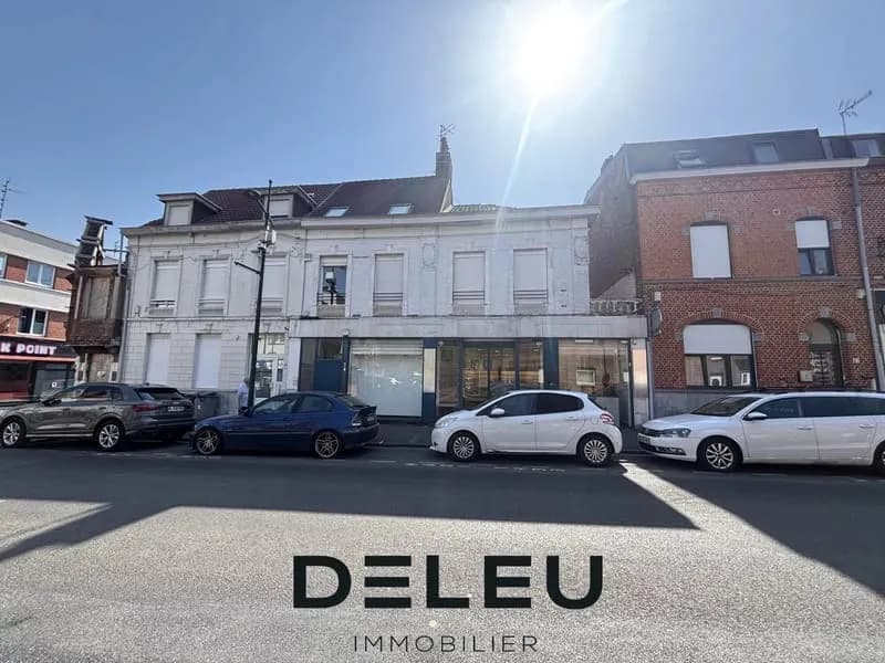IMMEUBLE COMMERCE + 2 APPARTEMENTS - Photo 1