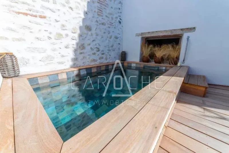 IMMEUBLE - PISCINE - Photo 1