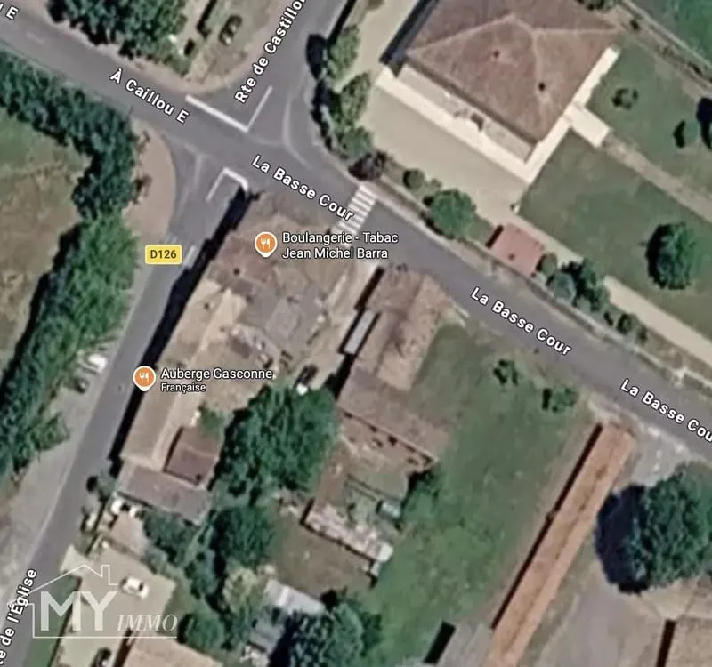 ST PEY DE CASTETS : Ensemble immobilier avec commerce et dépendances - Photo 1