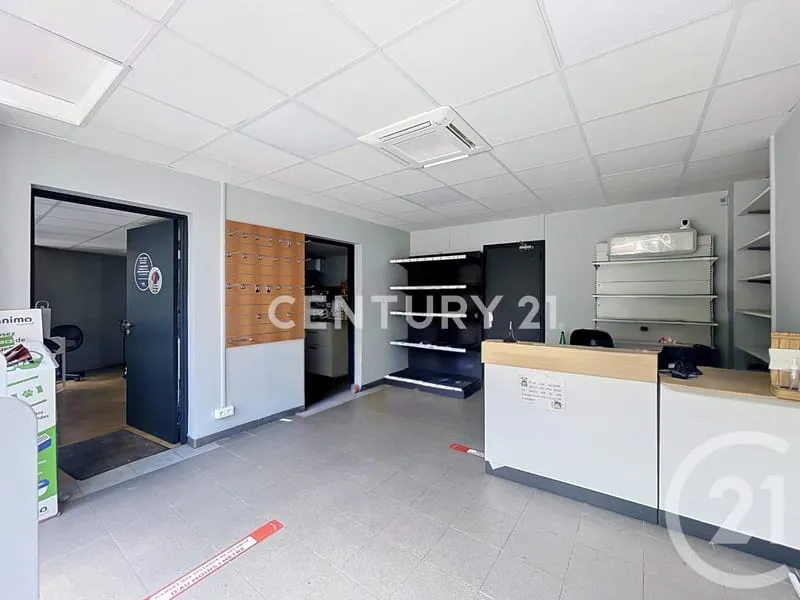 Immeuble 13 pièces 210 m² - Photo 1