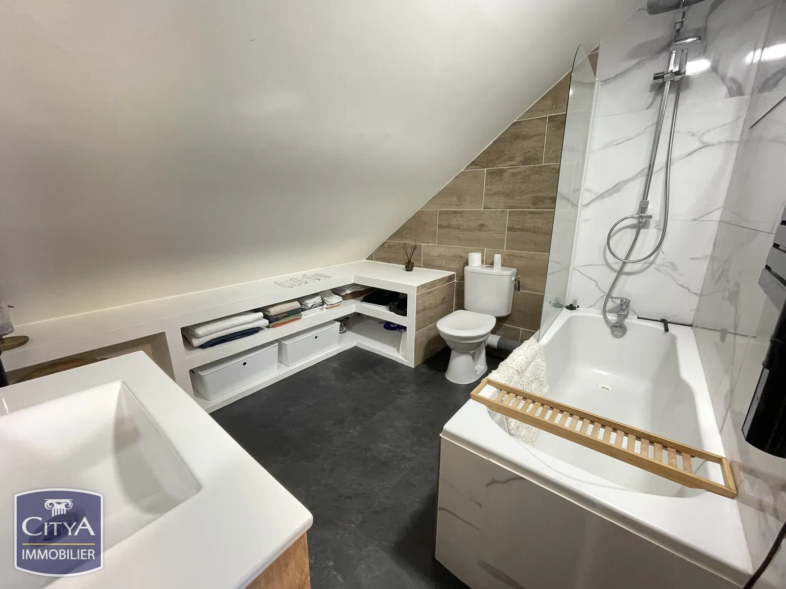 Immeuble - Photo 1