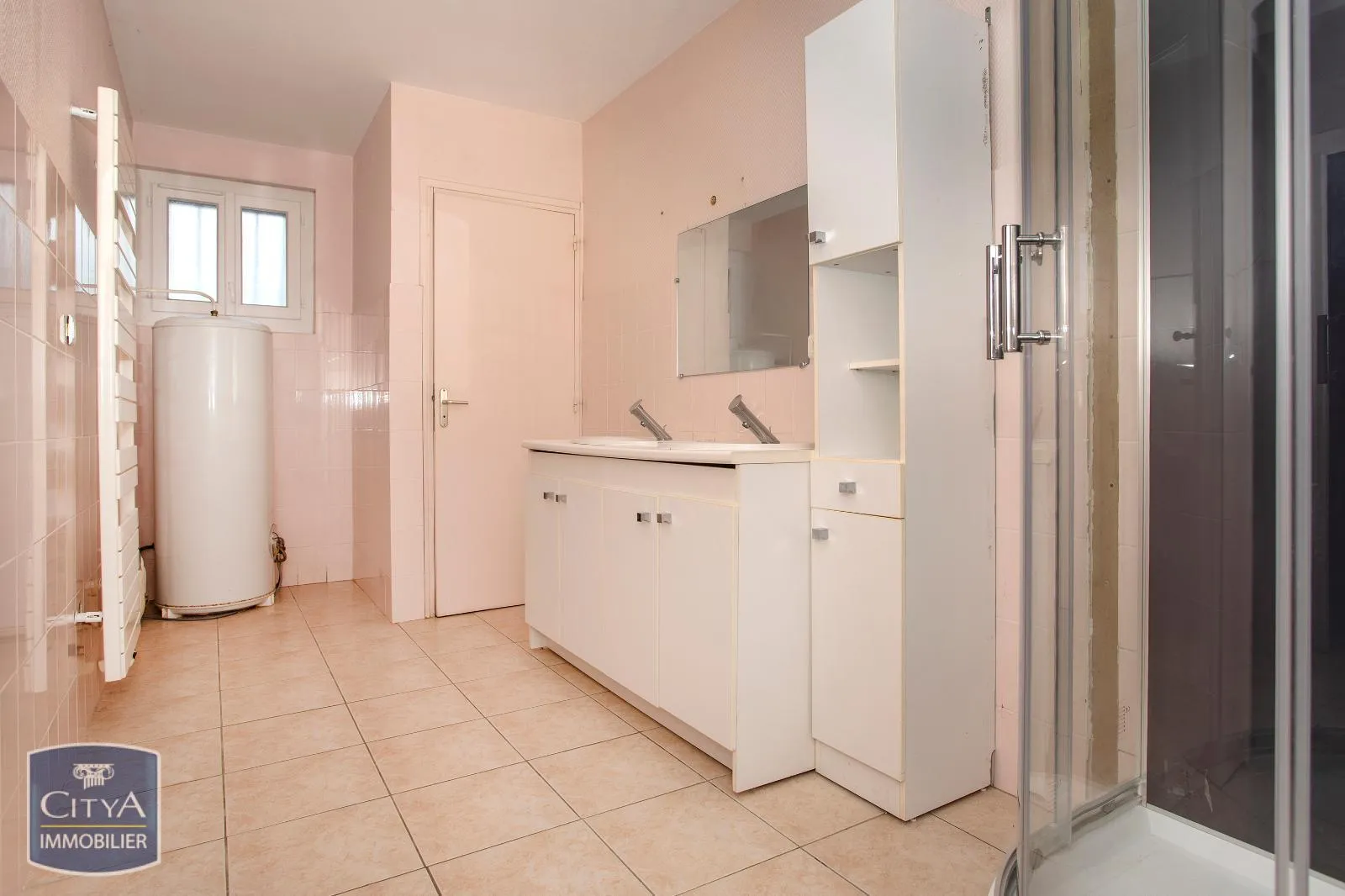 Immeuble - Photo 1