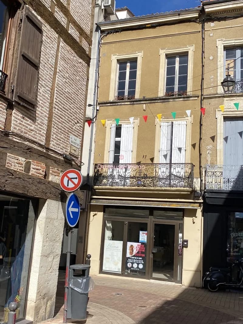 IMMEUBLE AVEC LOCAL COMMERCIAL LOUER - Photo 1