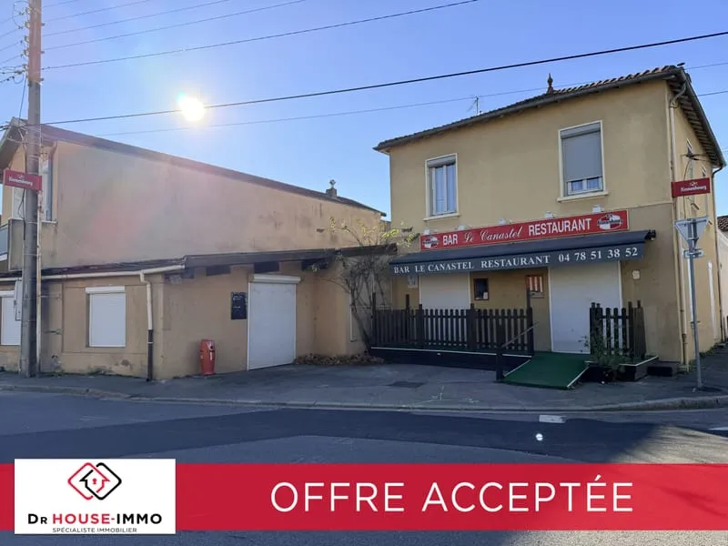 Immeuble mixte 327 m² - habitation + commerce + cave 31 m² - parcelle 435 m² - possibilité licence IV - Photo 1