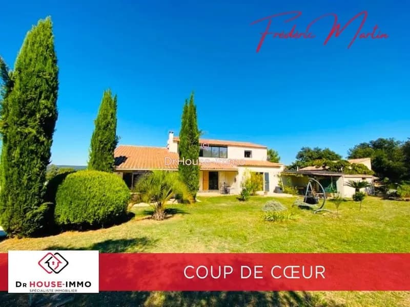 Collias, bel ensemble immobilier au calme de 360 m² avec ses quatre gîtes, piscine et vue panoramique. - Photo 1