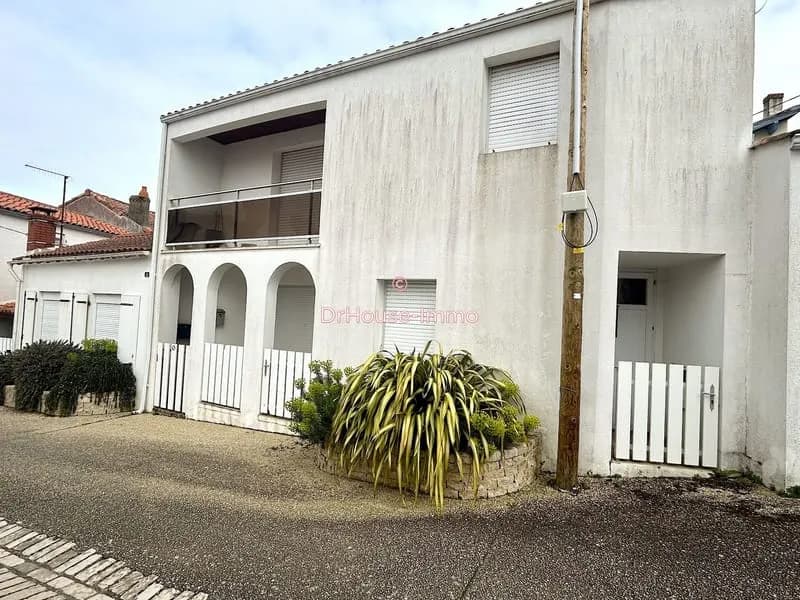 IMMEUBLE DE RAPPORT EN PLEIN COEUR DE LA TRANCHE SUR MER - Photo 1