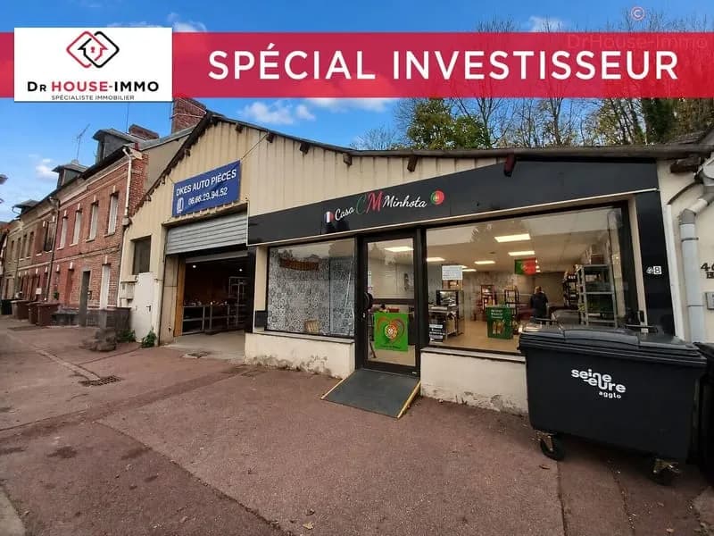 Immeuble de rapport, comprenant un garage, un commerce et un appartement - Photo 1