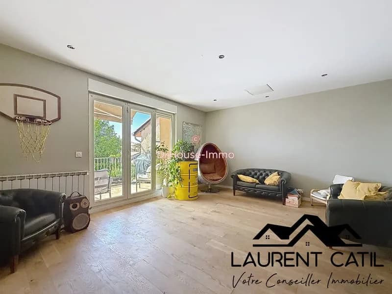 Immeuble mixte - Local commercial loué et appartement duplex avec jardin, libre de toute occupation - Photo 1