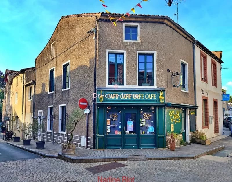 Immeuble 5P murs d'un local commercial (bar-restaurant non occupé) et logement Type 4, cave et grenier - Photo 1