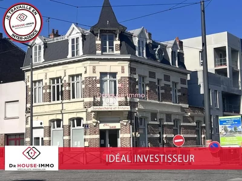 IMMEUBLE DE RAPPORT/ BATIMENT REMARQUABLE (6 LOGEMENTS, FOND DE COMMERCE, LICENCE 4) - Photo 1