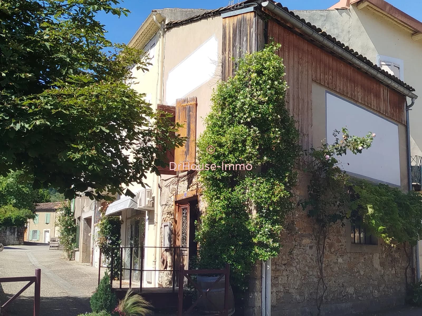 Ancien bar de village sur 2 niveaux - Photo 1