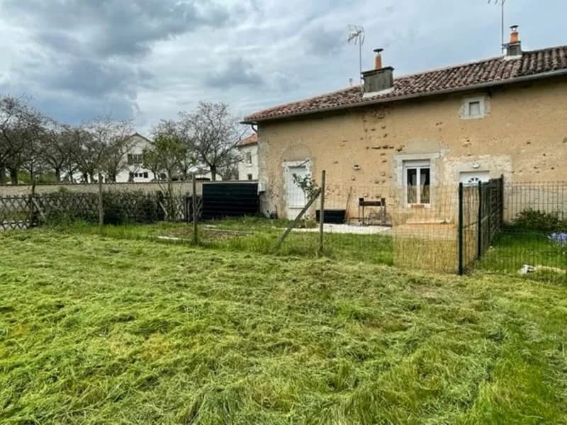 Immeuble de rapport à Les Adjots - Photo 1