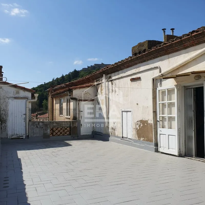 A VENDRE - LE PERTHUS - IMMEUBLE AVEC LOGEMENTS ET COMMERCES - Photo 1