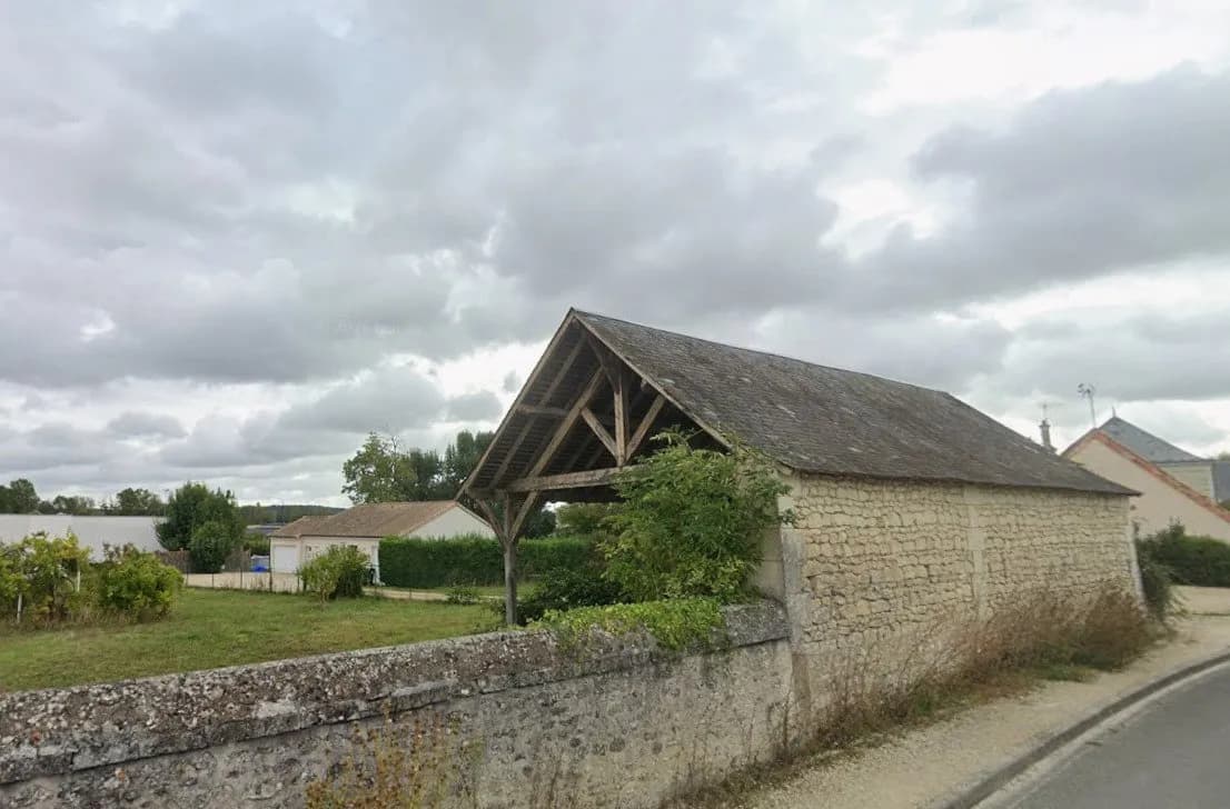 GRANGE AVEC TERRAIN CONSTRUCTIBLE - Photo 1