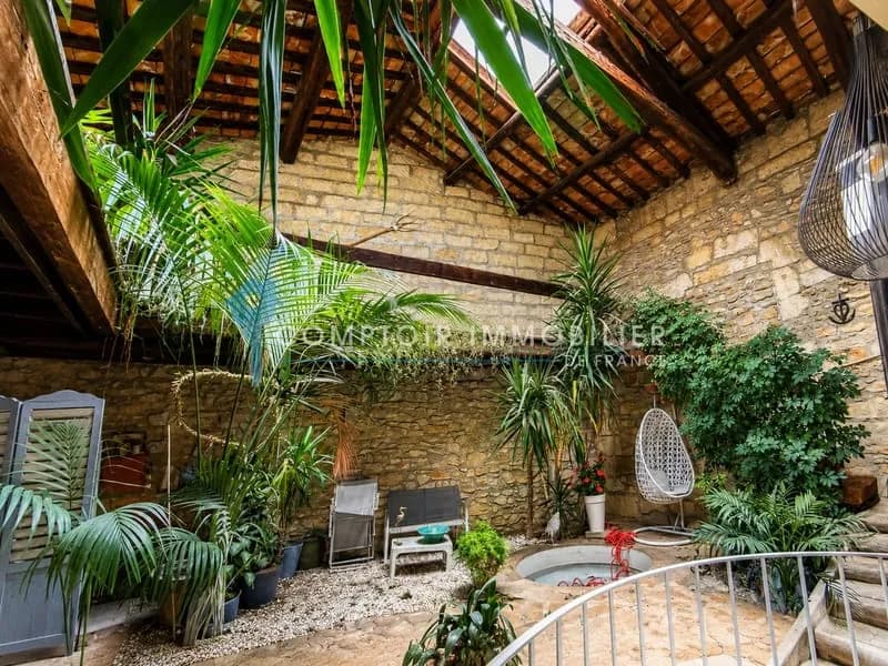 Immeuble de rapport avec Maison vigneronne et locaux proche - Photo 1