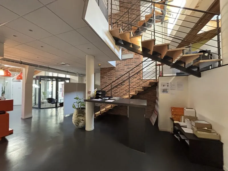 Immeuble de bureaux - Photo 1