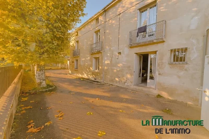 IMMEUBLE AVEC HANGARD ET GARAGES SECTEUR TERRENOIRE PROCHE D - Photo 1