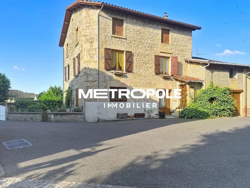 Ensemble immobilier à rénover de 185m2 - Photo 1