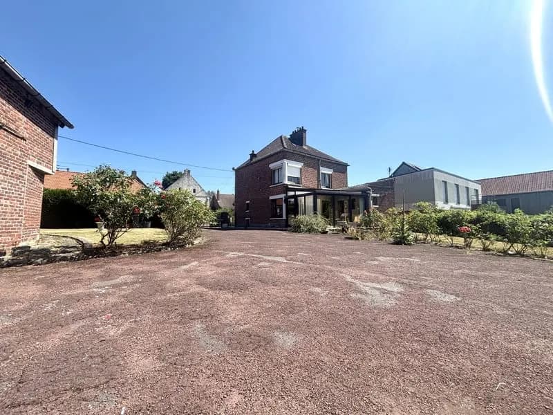 Ensemble immobilier sur plus de 2 200 m2 Fort potentiel - Photo 1