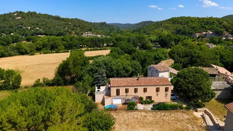 Ensemble immobilier de caractère 228m2 - Photo 1