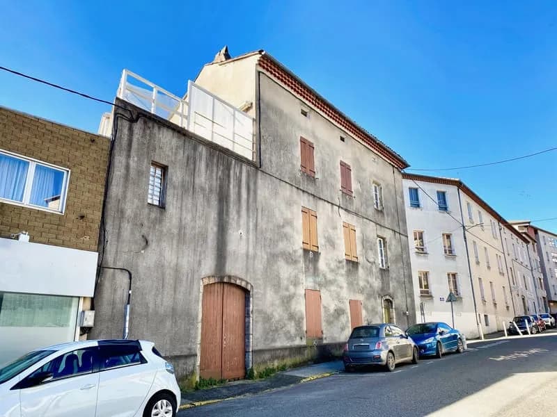 AUBENAS, IMMEUBLE DE 3 APPARTEMENTS AVEC GARAGE. - Photo 1