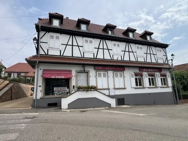 Immeuble avec restaurant, logements et chambres d'hôtes - Photo 1