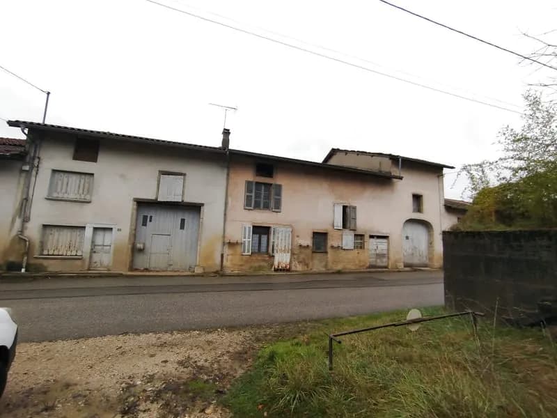 ENSEMBLE IMMOBILIER A RENOVER - Photo 1
