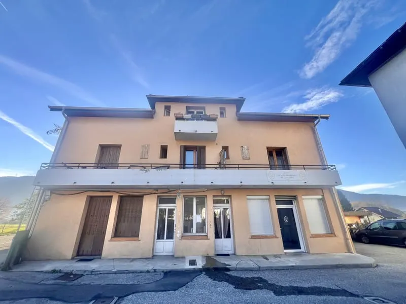 Immeuble de rapport 218 m2 quatre appartements, un commerce - Photo 1