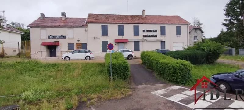 Bâtiment 647 mètres carrés pour investisseurs - Photo 1