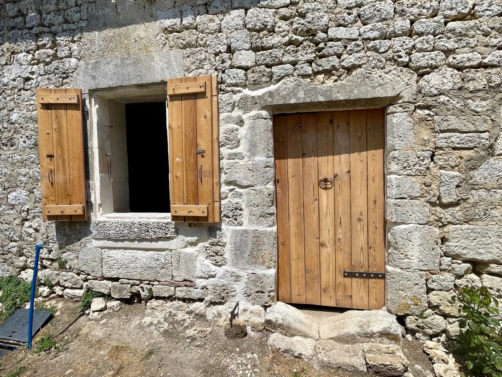 Bâtiment (ancienne maison) en cours de rénovation avec dépen - Photo 1