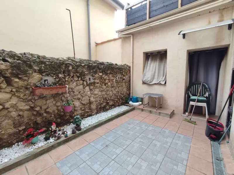 Immeuble de rapport de 300m2 avec 6 lots à Coursan - Photo 1
