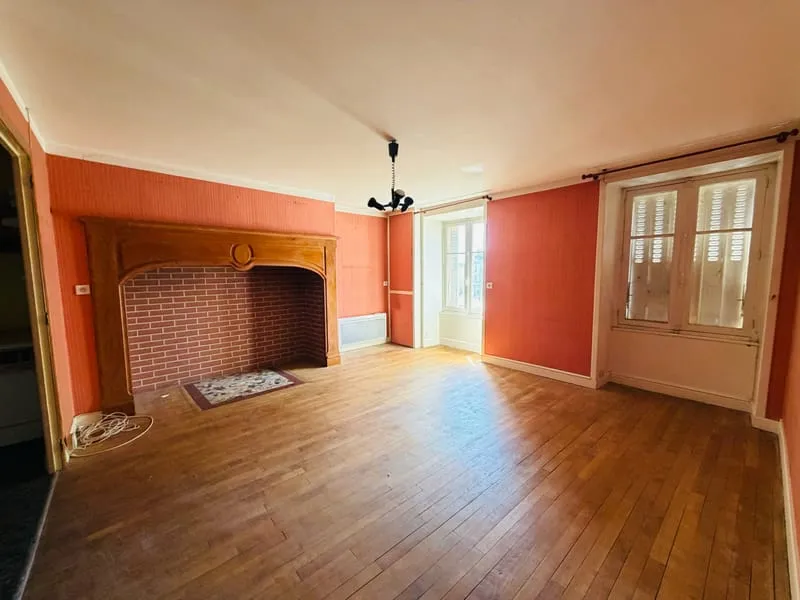 IMMEUBLE AVEC LOCAL COMMERCIAL ET APPARTEMENT T3 - Photo 1