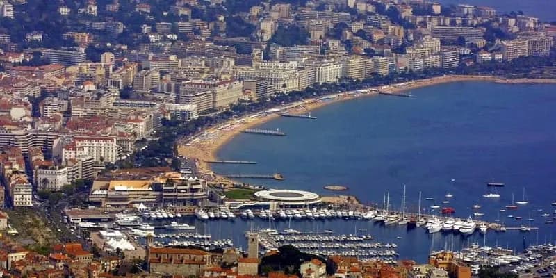 CANNES IMMEUBLE DE RAPPORT DE 106 M2 - Photo 1