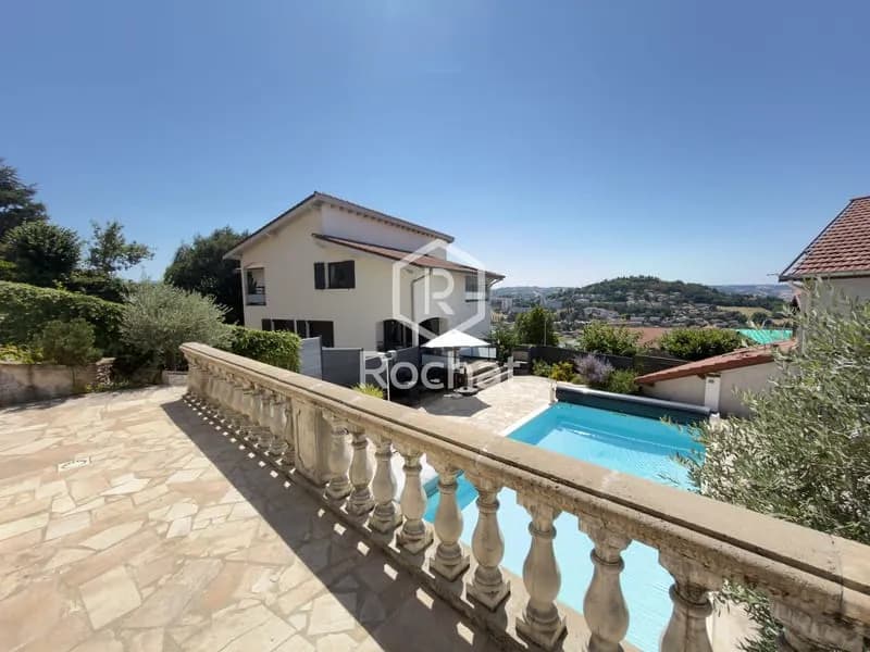 Viager occupé sur 10 ans Ensemble immobilier de 155 m2 à La - Photo 1