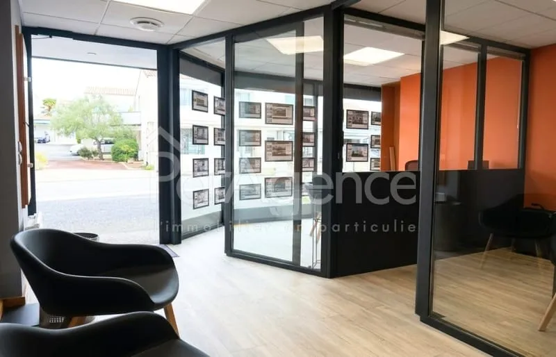 Local commercial et logement - Immeuble de rapport - Photo 1
