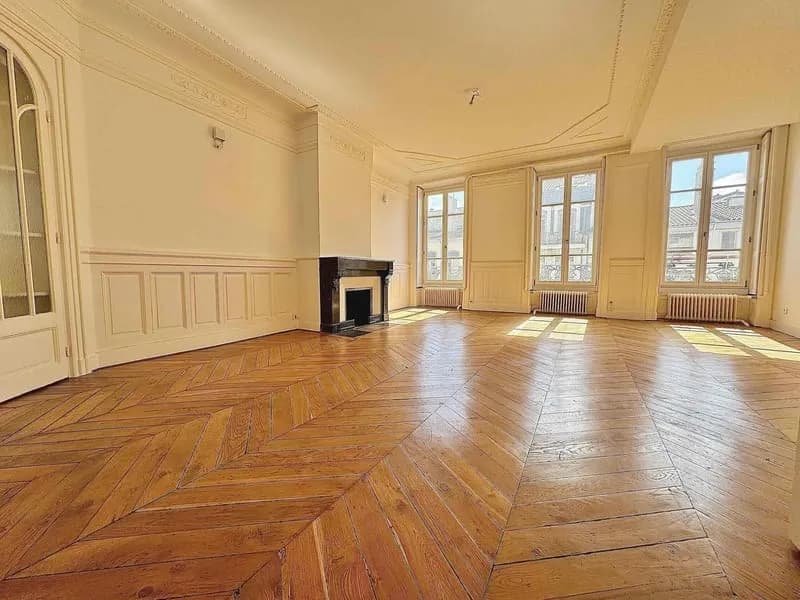 RARE, LYON 2 COEUR PRESQU'ÎLE , IMMEUBLE DE PRESTIGE, BEL AP - Photo 1