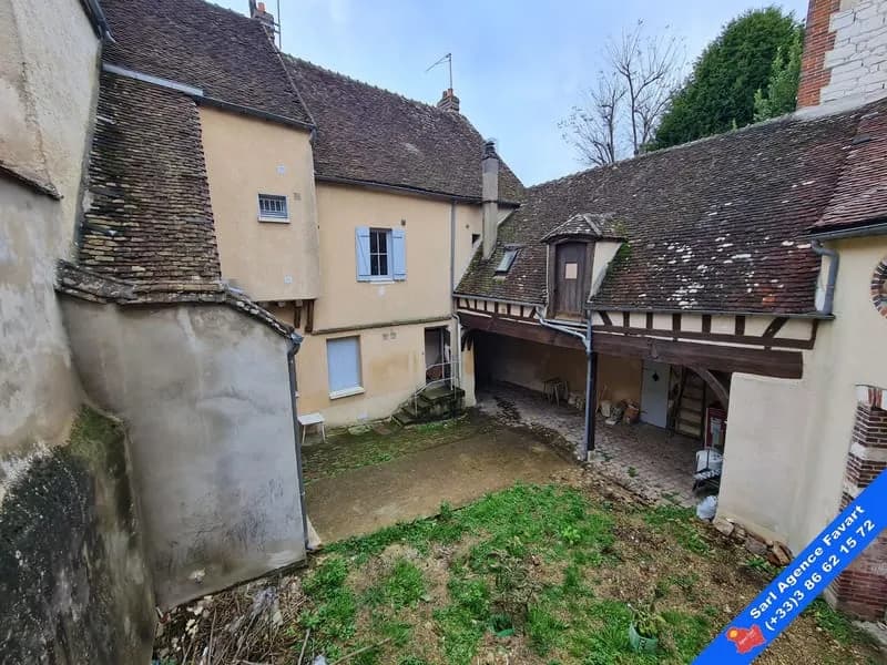 Ensemble immobilier avec dépendances - Photo 1