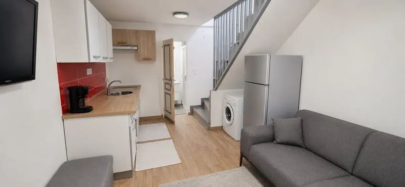 ENSEMBLE IMMOBILIER COMPRENANT 11 APPARTEMENT, 1 MAISON, 1 L - Photo 1