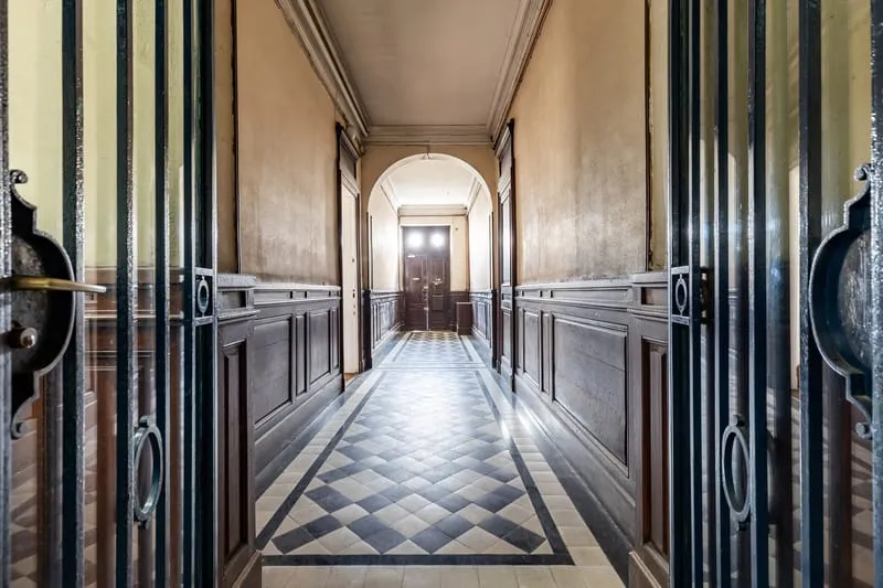 IMMEUBLE DE PRESTIGE A DEUX PAS DE LA MAIRIE DE BORDEAUX -TR - Photo 1