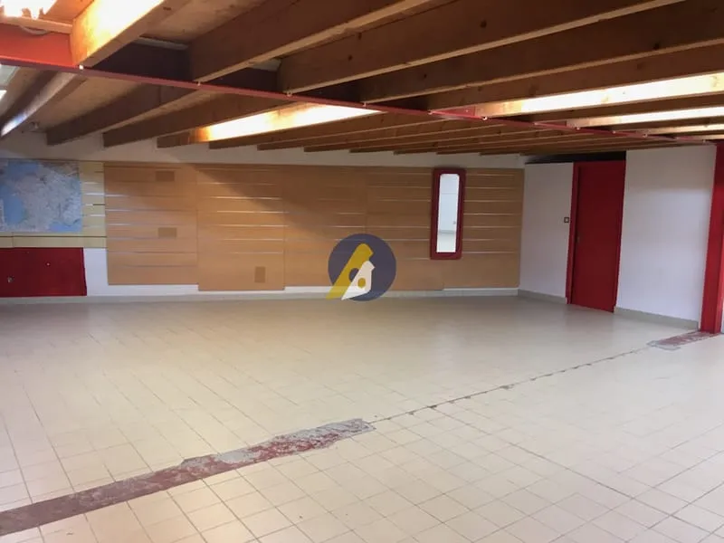 VENDS MURS COMMERCIAUX D UN ENSEMBLE IMMOBILIER - Photo 1