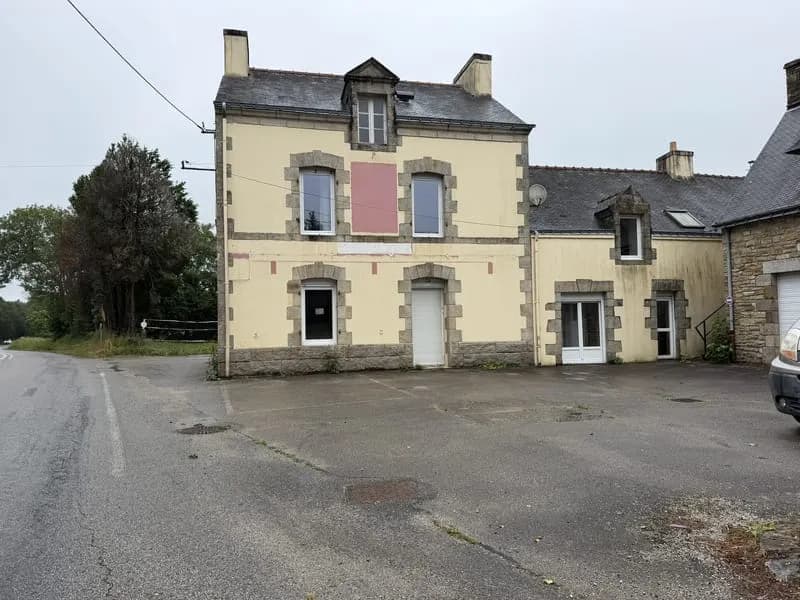 Immeuble mixte situé à Camors - Photo 1