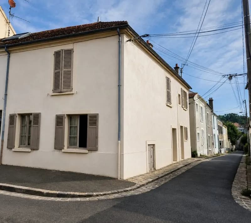 Immeuble avec local professionnel et duplex - Photo 1