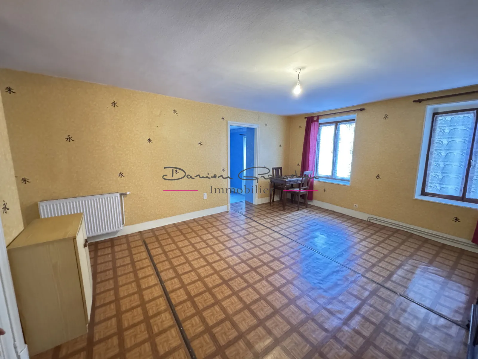 Immeuble comprenant local commercial - Photo 1