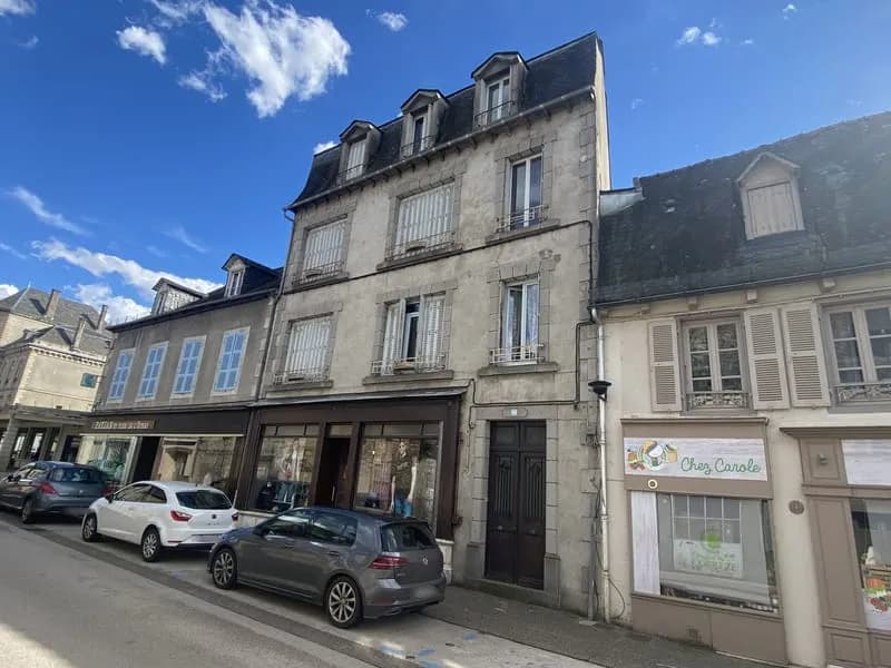 IMMEUBLE DE RAPPORT AVEC LOCAL COMMERCIAL ET 2 APPARTEMENTS - Photo 1